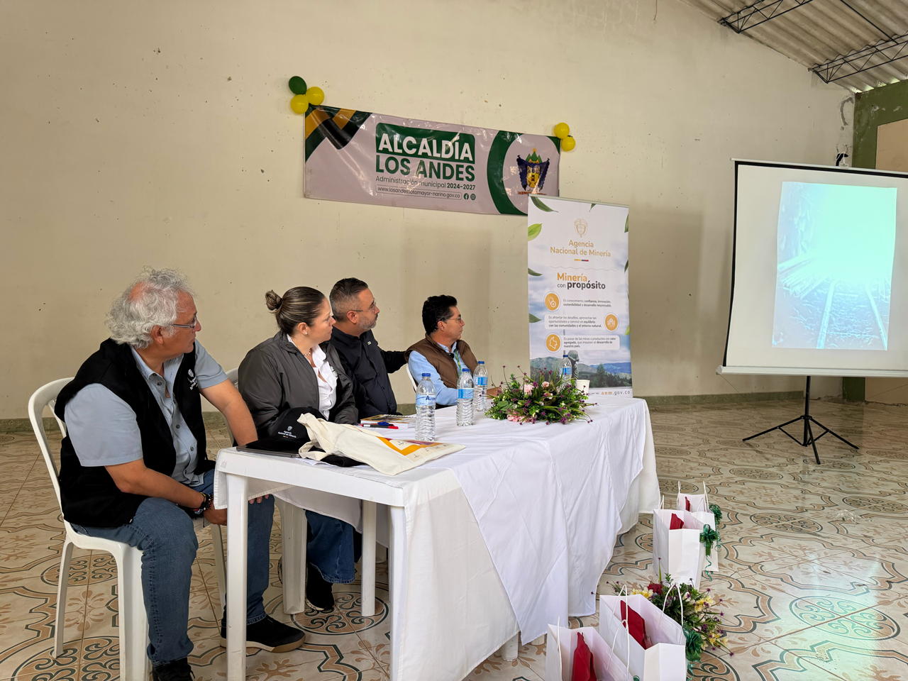 Jornada de Buenas Prácticas, asociatividad y formalización minera, realizada en los Andes, Sotomayor - Nariño