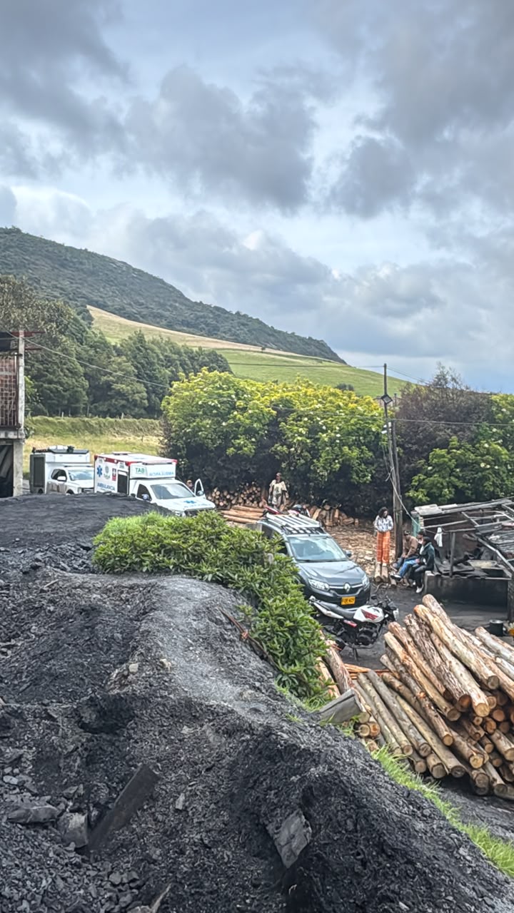 Rescate exitoso en Tausa: dos mineros fueron evacuados con vida e ilesos.  