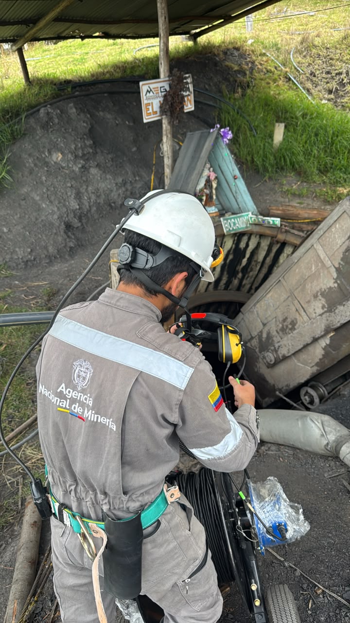 Rescate exitoso en Tausa: dos mineros fueron evacuados con vida e ilesos. 